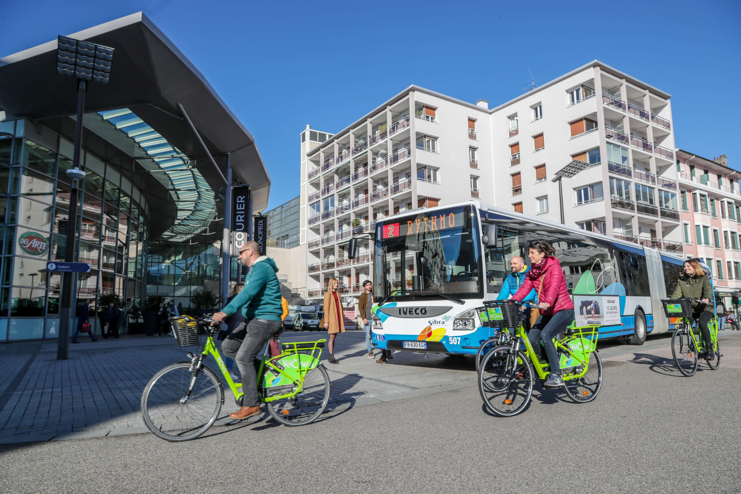 Bus et Vélo - Courier